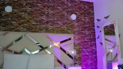 Snapshot of megan_devon chatting on 11/04/25, 11:20 online show from 11/04/25, 11:20