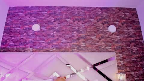 Snapshot of megan_devon chatting on 11/07/25, 12:05 online show from 11/07/25, 12:05