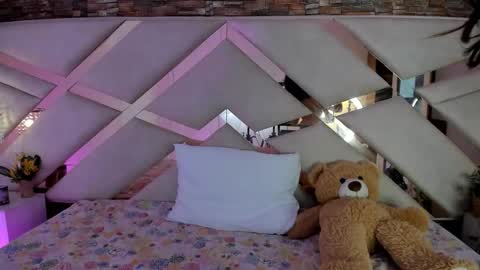 Snapshot of megan_devon chatting on 12/02/25, 12:21 online show from 12/02/25, 12:21