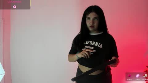 Snapshot of megan_devon chatting on 01/05/26, 05:27 online show from 01/05/26, 05:27