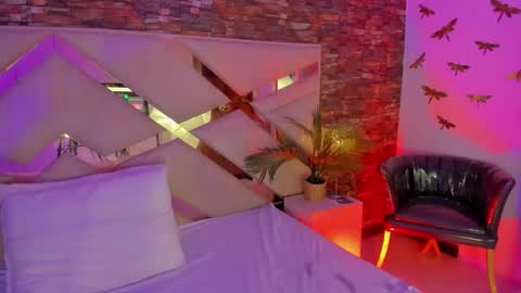 Snapshot of megan_devon chatting on 01/15/26, 12:32 online show from 01/15/26, 12:32