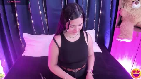 Snapshot of megan_devon chatting on 02/24/26, 01:20 online show from 02/24/26, 01:20
