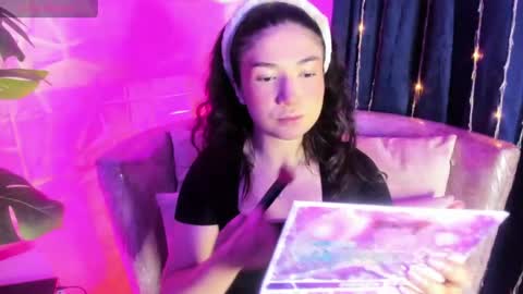 Snapshot of megan_devon chatting on 04/17/26, 01:47 online show from 04/17/26, 01:47