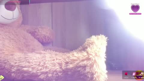 Snapshot of megan_devon chatting on 05/18/26, 12:11 online show from 05/18/26, 12:11