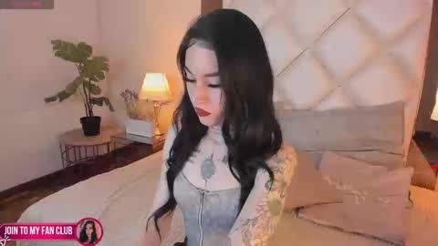Megan online show from 09/12/25, 01:00