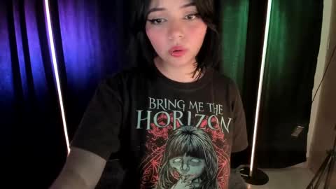 welcome guys   please  help me to reach 100 hands up Thanks  online show from 12/06/24, 08:40