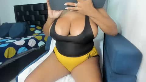 megan_greyxx online show from 12/05/24, 10:55