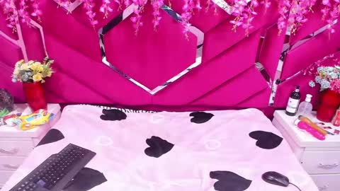 megan_latinn online show from 01/10/25, 06:09
