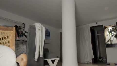 Snapshot of megan_lu20 chatting on 02/05/25, 04:37 Megan Lu online show from 02/05/25, 04:37