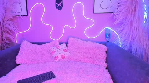     online show from 12/05/24, 12:44