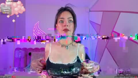 Snapshot of megan_shyne chatting on 04/04/26, 11:24 megan_shyne online show from 04/04/26, 11:24
