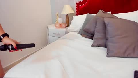 Snapshot of megan_sweet_1 chatting on 02/13/25, 02:42 megan_sweet_1 online show from 02/13/25, 02:42