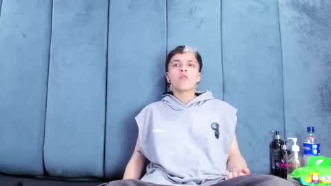 megan_thompsonn_ online show from 05/01/26, 02:16