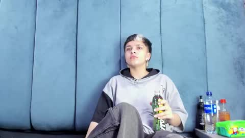 megan_thompsonn_ online show from 05/03/26, 02:39