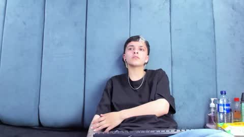 megan_thompsonn_ online show from 05/13/26, 02:31