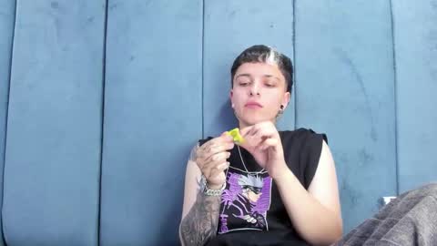 megan_thompsonn_ online show from 05/28/26, 01:58