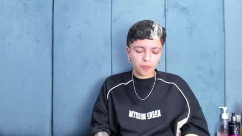 megan_thompsonn_ online show from 06/07/26, 02:37