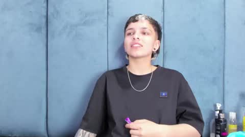 megan_thompsonn_ online show from 06/19/26, 02:05