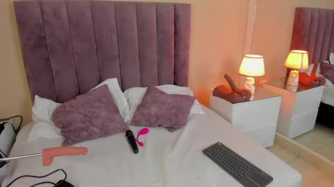 Snapshot of megan_thompsoon1 chatting on 05/20/26, 12:33 Megan online show from 05/20/26, 12:33