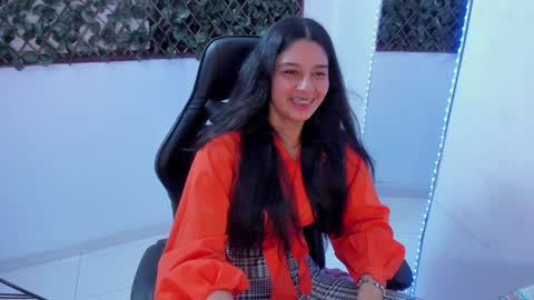 Snapshot of megan_whitte_01 chatting on 01/28/25, 05:32 megan white 01 online show from 01/28/25, 05:32