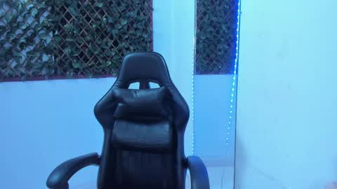 Snapshot of megan_whitte_01 chatting on 03/09/25, 03:32 megan white 01 online show from 03/09/25, 03:32