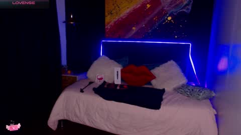 Snapshot of meganadriels96 chatting on 12/21/24, 08:43 M E G A N   online show from 12/21/24, 08:43