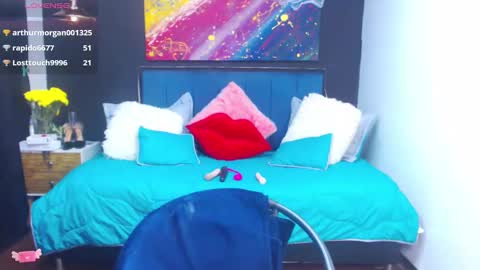 Snapshot of meganadriels96 chatting on 12/24/24, 05:44 M E G A N   online show from 12/24/24, 05:44