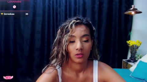 Snapshot of meganadriels96 chatting on 01/17/25, 10:01 M E G A N   online show from 01/17/25, 10:01