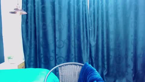 Snapshot of meganadriels96 chatting on 02/17/25, 07:31 M E G A N   online show from 02/17/25, 07:31