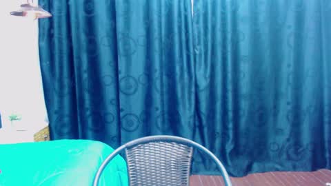 Snapshot of meganadriels96 chatting on 02/17/25, 10:36 M E G A N   online show from 02/17/25, 10:36