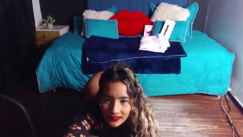 Snapshot of meganadriels96 chatting on 02/21/25, 11:54 M E G A N   online show from 02/21/25, 11:54