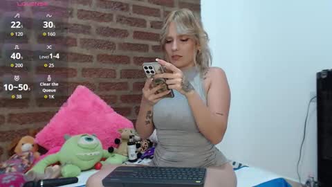 Snapshot of megancolins1 chatting on 09/29/25, 09:41 ---Megan--- online show from 09/29/25, 09:41