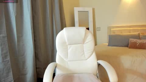  Megan  online show from 09/30/25, 02:49