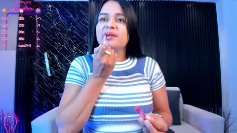 Snapshot of megancoxx_ chatting on 11/11/25, 12:16 Megan - Every day from 530 to 200 pm COL online show from 11/11/25, 12:16