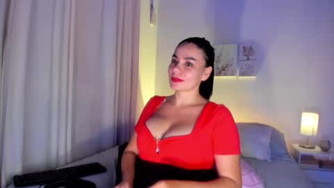 Snapshot of megandupont chatting on 12/12/24, 04:04 Megan M online show from 12/12/24, 04:04