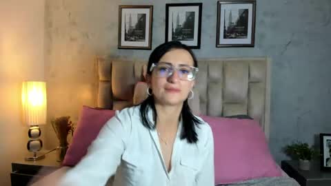 Snapshot of meganfennix chatting on 06/04/26, 11:27 meganfennix online show from 06/04/26, 11:27