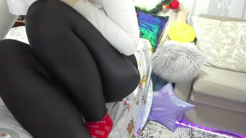 Nicki--------- Welcome to my Room online show from 12/21/24, 08:50