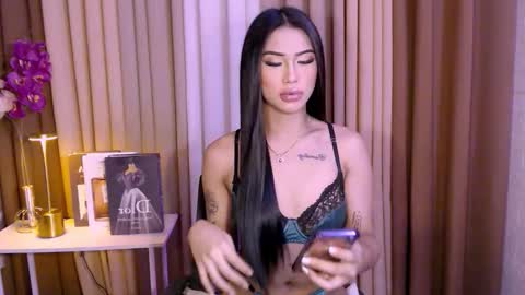 Snapshot of meganfoxx07 chatting on 11/19/25, 08:03 Megan online show from 11/19/25, 08:03