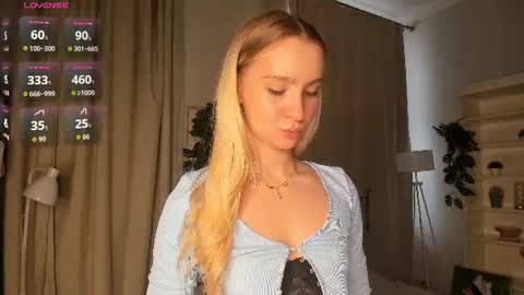 Elly online show from 07/26/26, 12:45