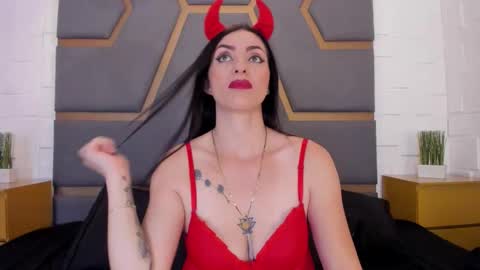 Megan Hofman online show from 10/04/25, 11:41