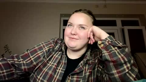 Snapshot of meganmouriss chatting on 12/01/25, 10:59 Megan online show from 12/01/25, 10:59