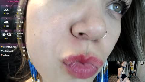 Snapshot of megann_hill chatting on 01/12/25, 07:31 Megan online show from 01/12/25, 07:31