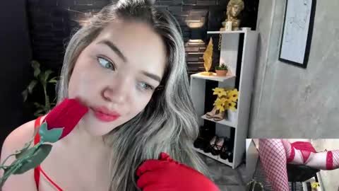Snapshot of megann_hill chatting on 02/22/25, 05:13 Megan online show from 02/22/25, 05:13