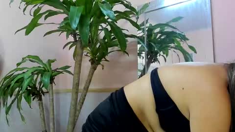 Megan online show from 09/17/25, 12:40