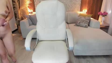 Snapshot of megann_williamss chatting on 12/16/25, 07:41 Megan online show from 12/16/25, 07:41