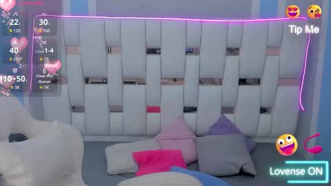 Snapshot of meganqueen2 chatting on 11/03/25, 12:17 Megan Queen online show from 11/03/25, 12:17