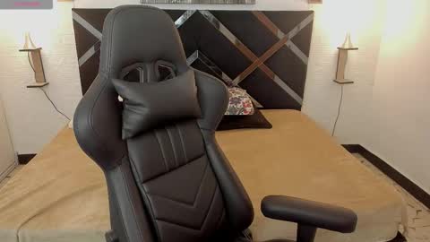 Snapshot of meganqueen2 chatting on 11/04/25, 12:26 Megan Queen online show from 11/04/25, 12:26