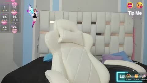 Snapshot of meganqueen2 chatting on 11/10/25, 12:04 Megan Queen online show from 11/10/25, 12:04