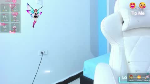 Snapshot of meganqueen2 chatting on 11/18/25, 12:20 Megan Queen online show from 11/18/25, 12:20