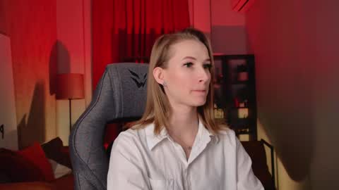 Snapshot of meganrodgers chatting on 04/14/26, 05:30 megan online show from 04/14/26, 05:30